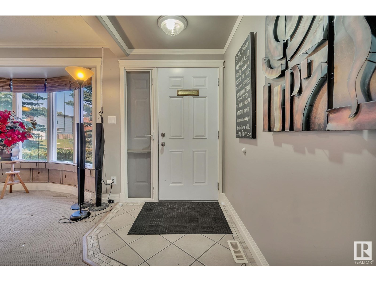 315 Knottwood Road North NW