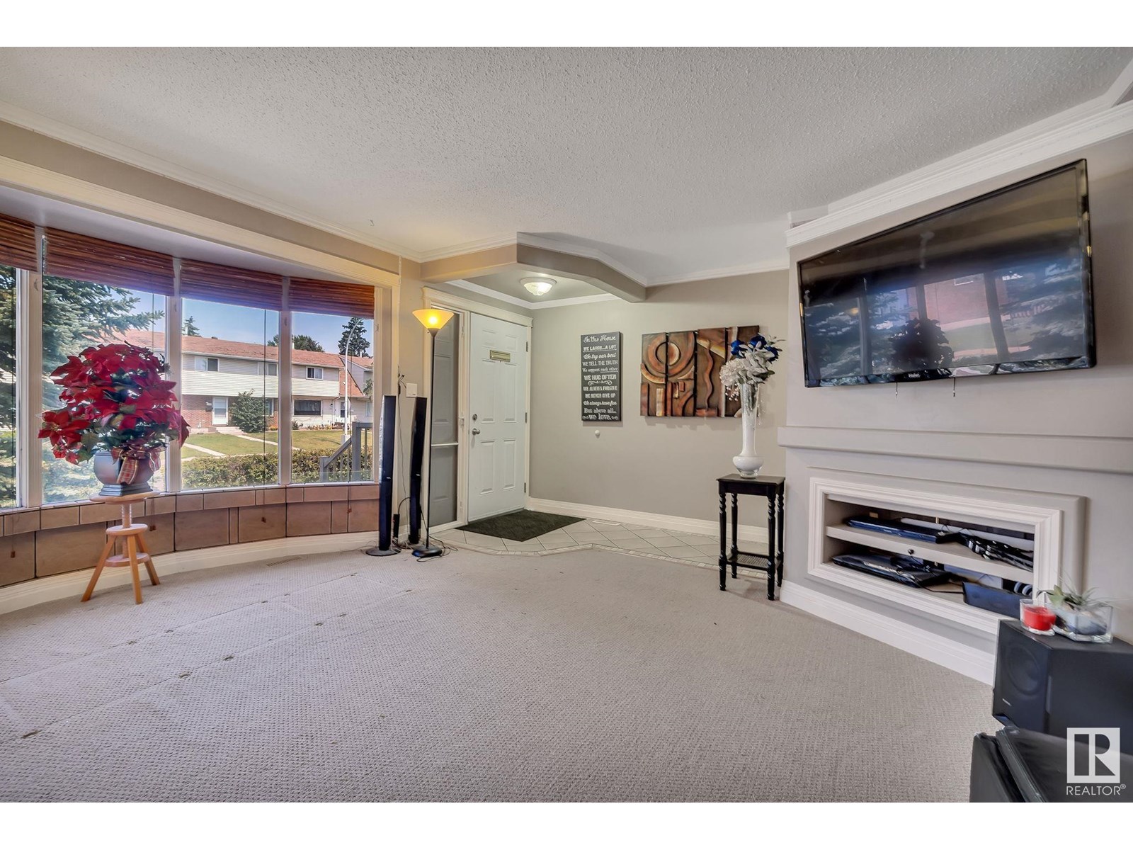 315 Knottwood Road North NW