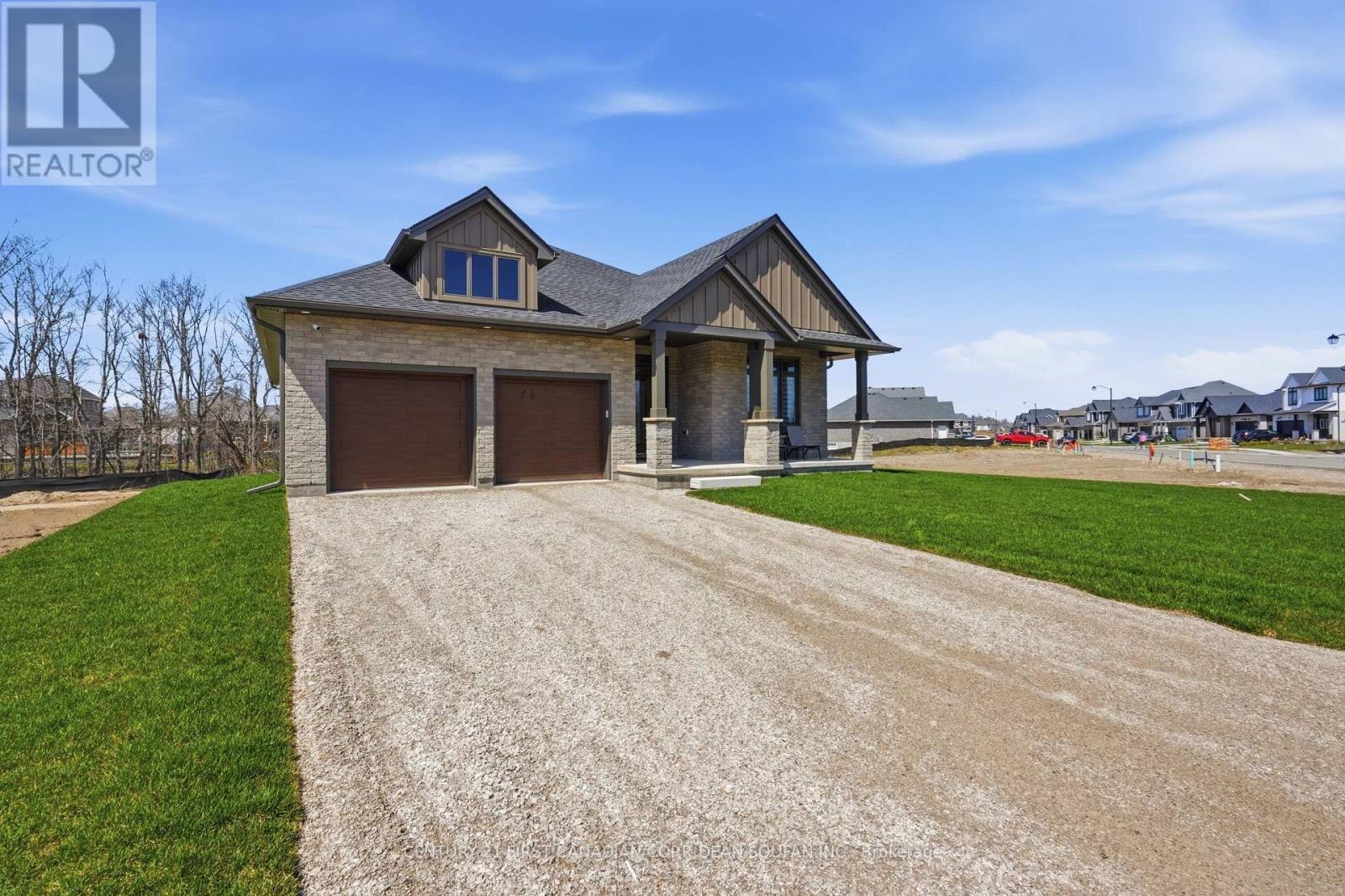 44 MUIRFIELD DRIVE
