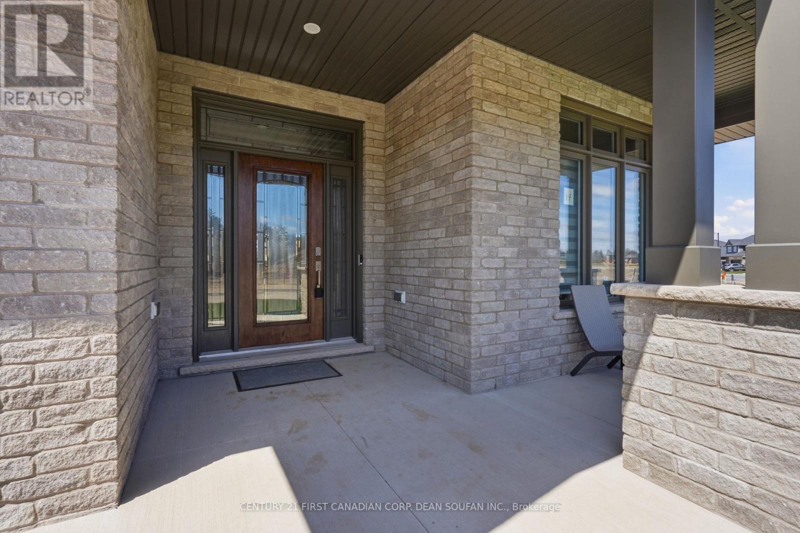 44 MUIRFIELD DRIVE