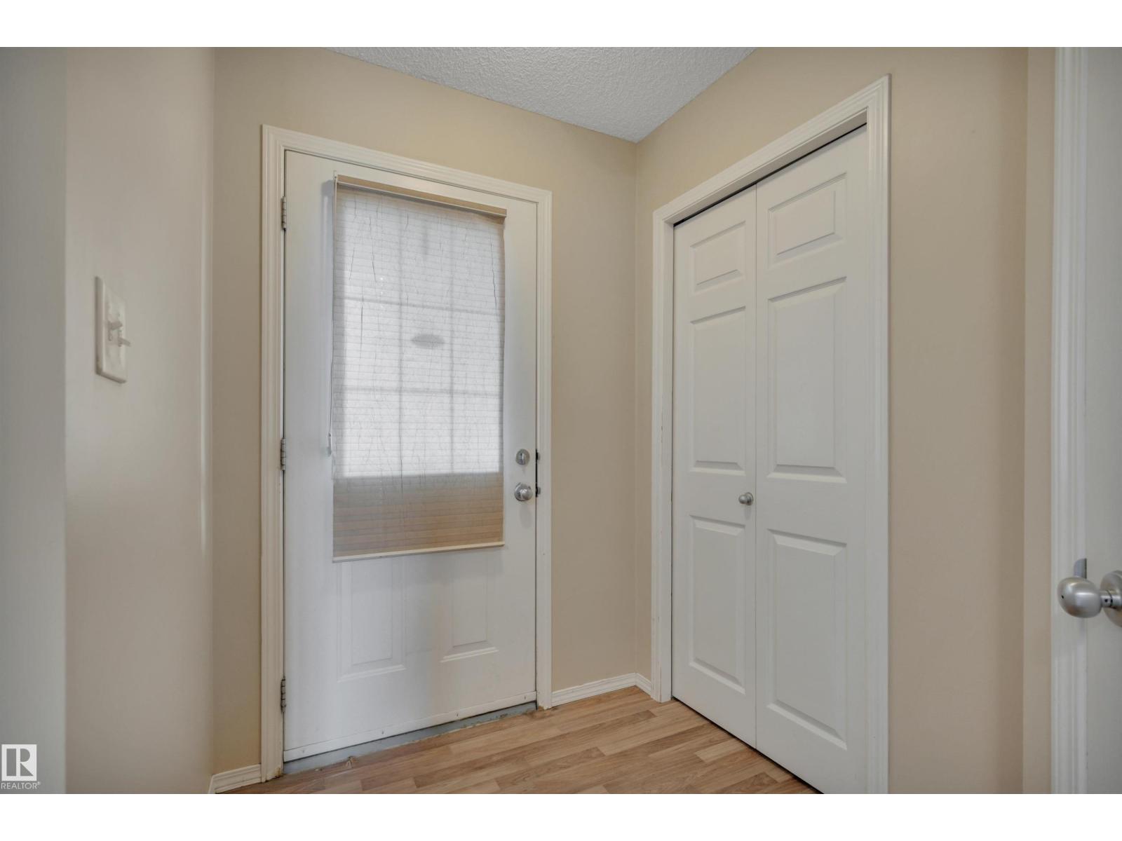 #82 287 Macewan DR SW SW