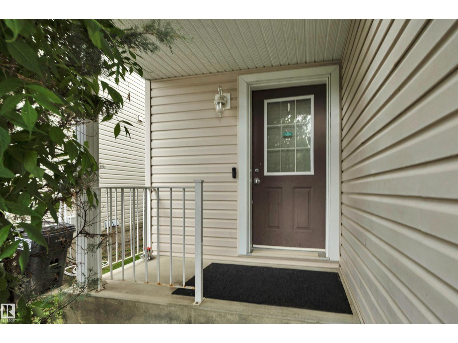 #82 287 Macewan DR SW SW