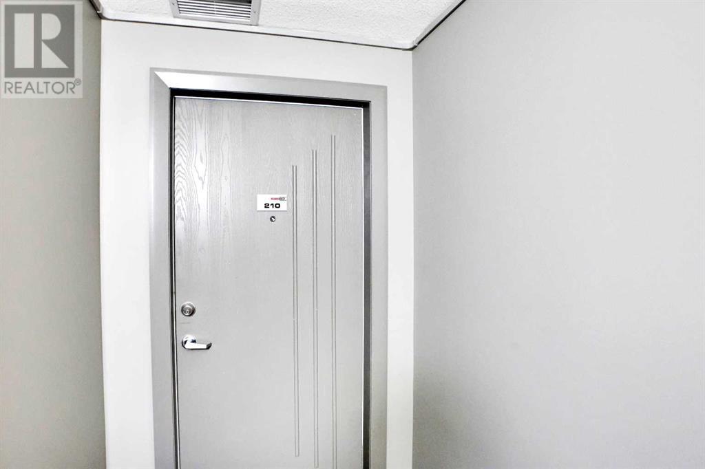 210, 1410 1 Street SE