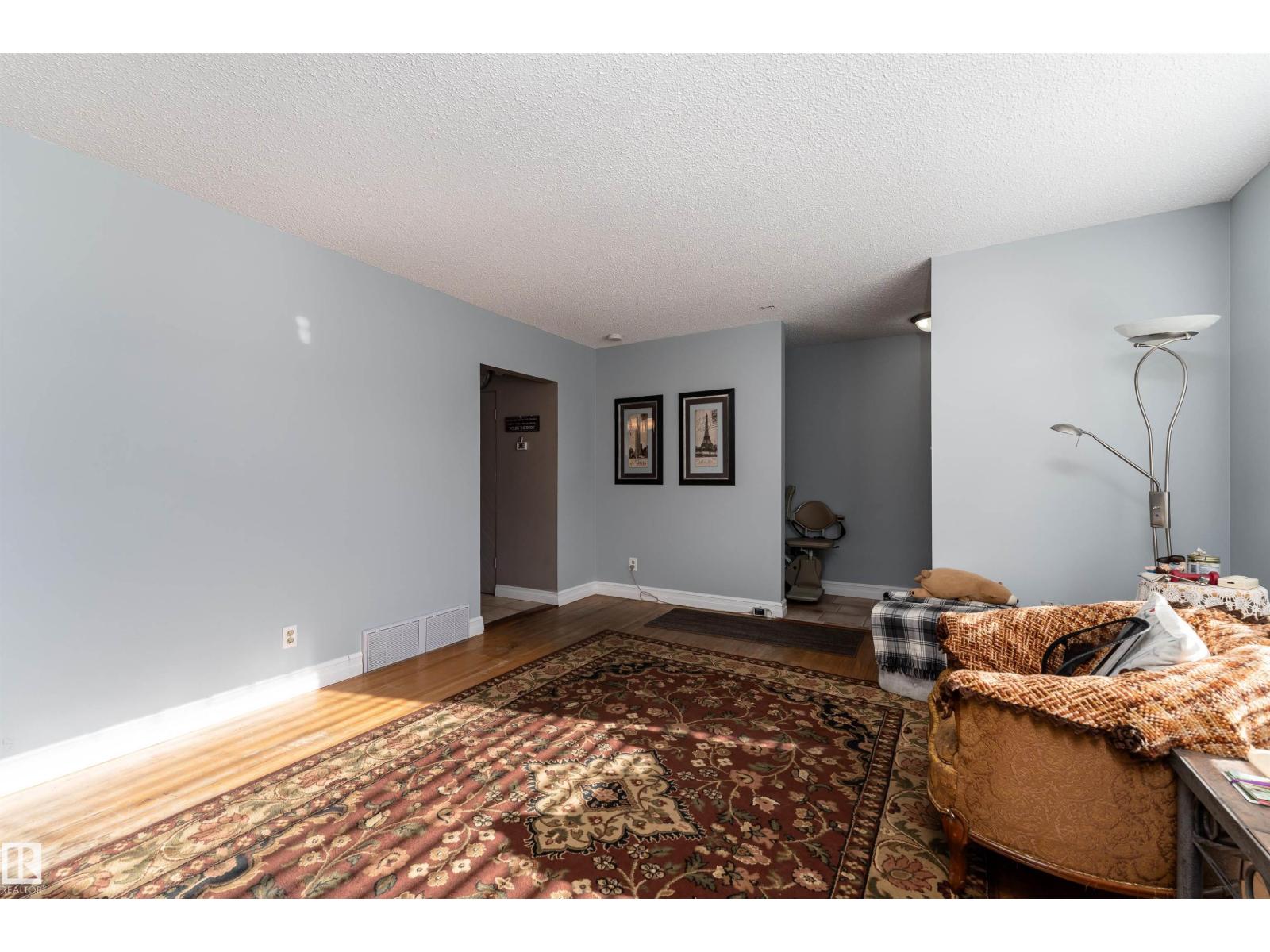 10314 132 AV NW