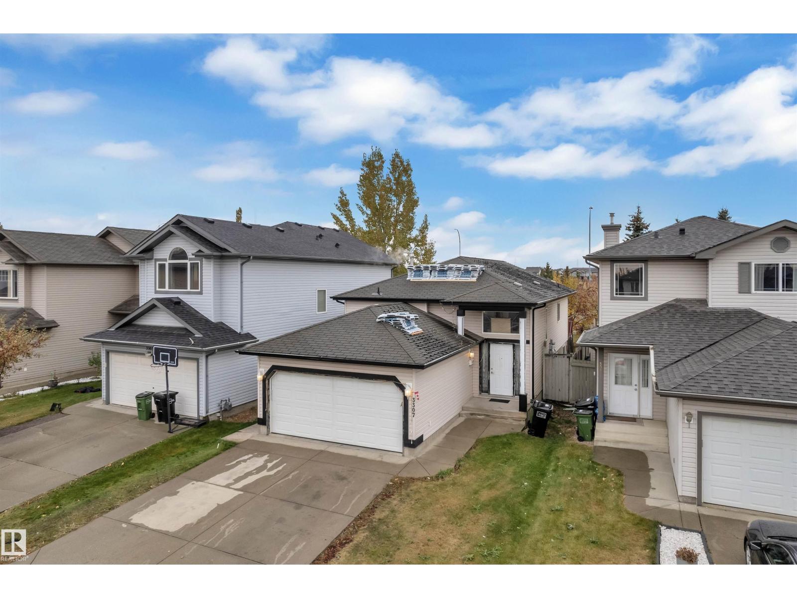 3307 24 AV NW NW