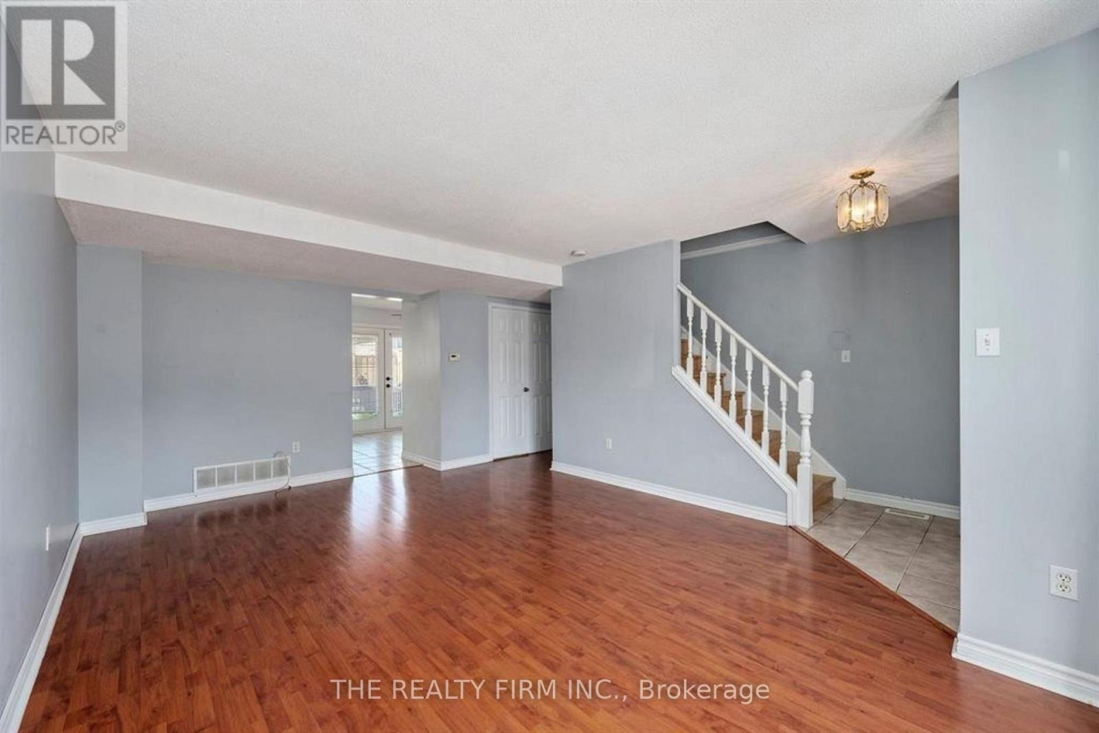60 - 151 MARTINET AVENUE