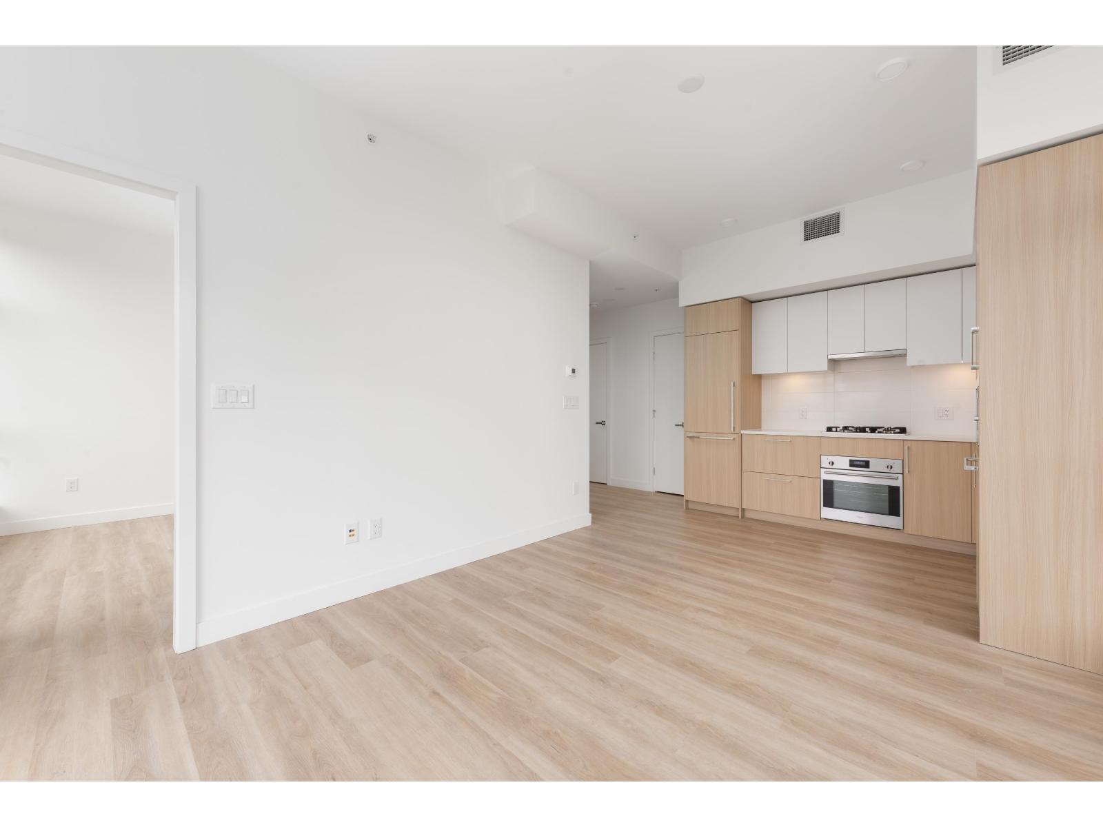 416 9675 KING GEORGE BOULEVARD