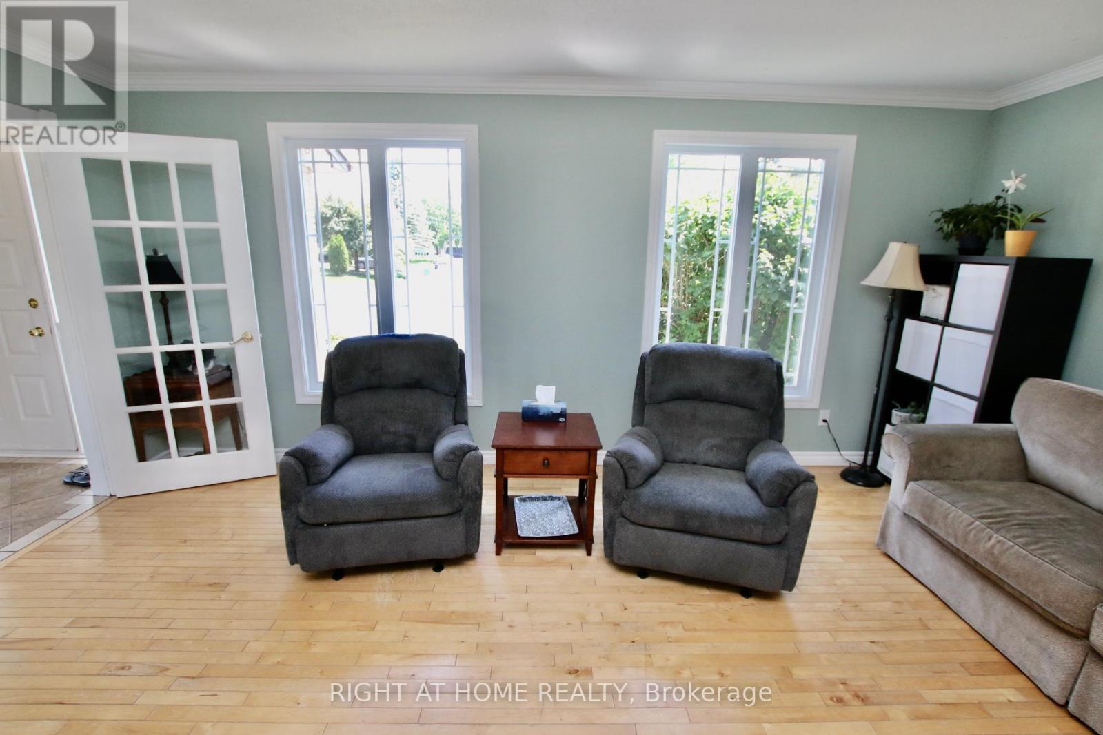 159 DUNLOP CRESCENT