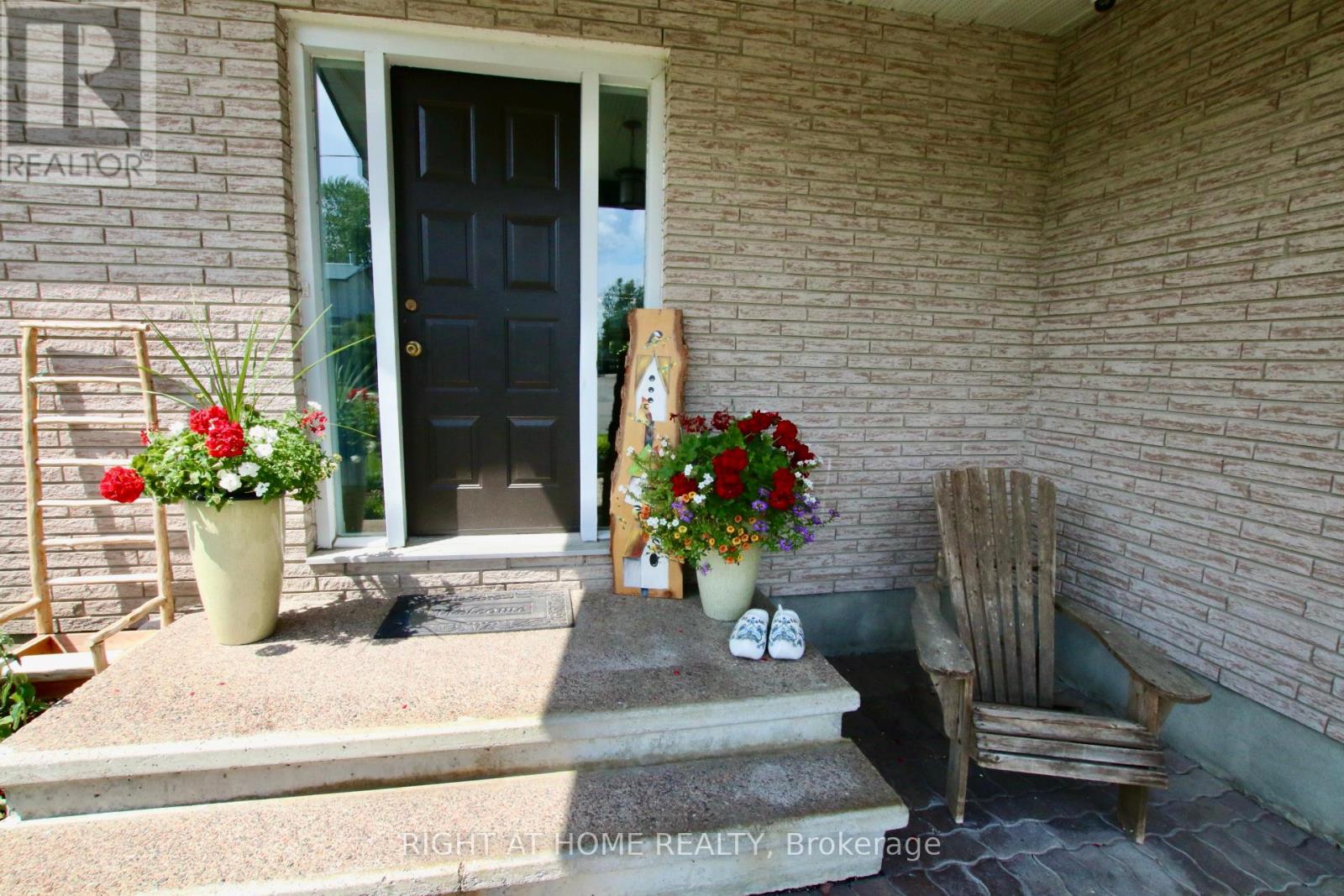 159 DUNLOP CRESCENT