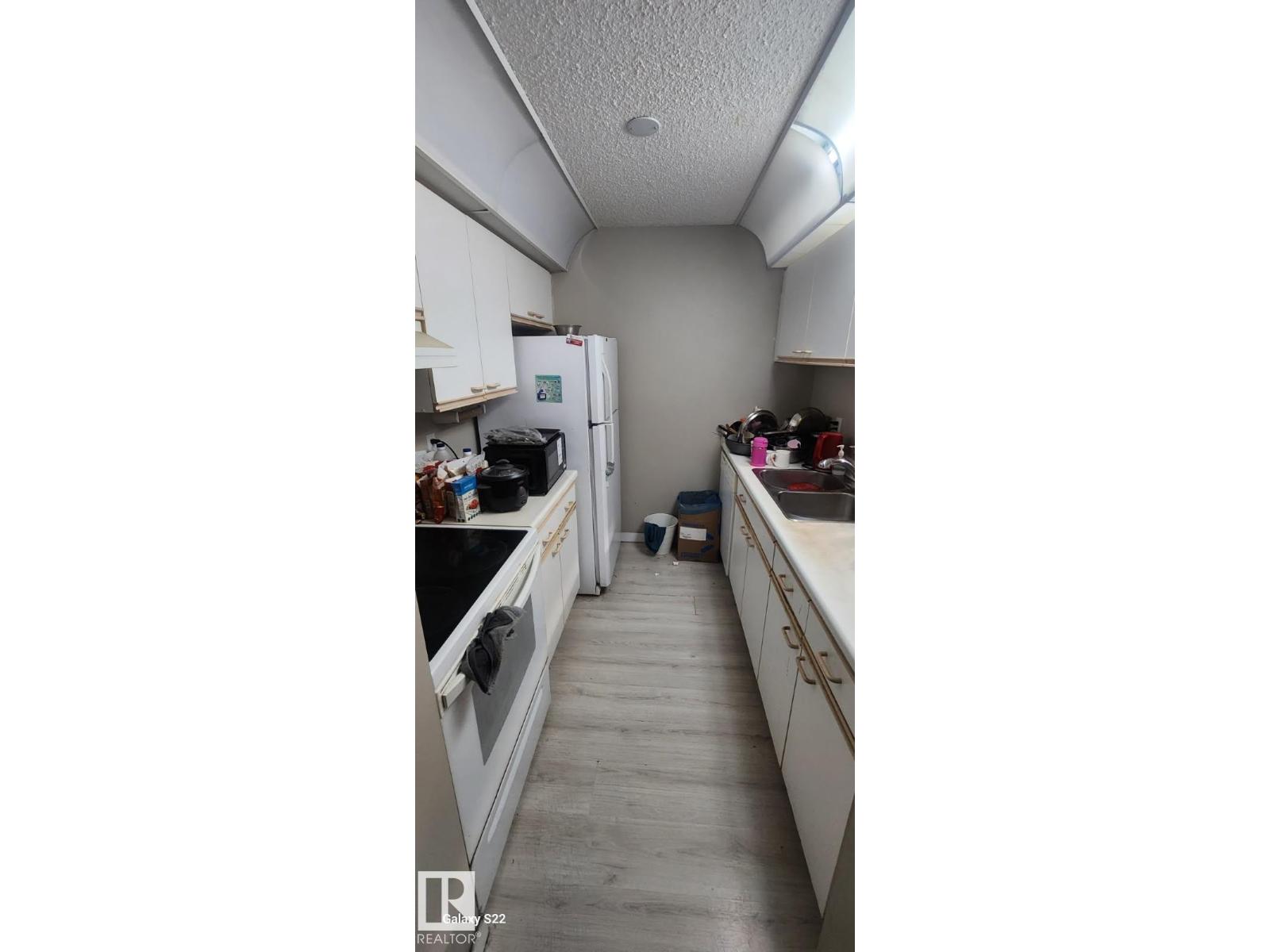 #204 11218 80 ST NW