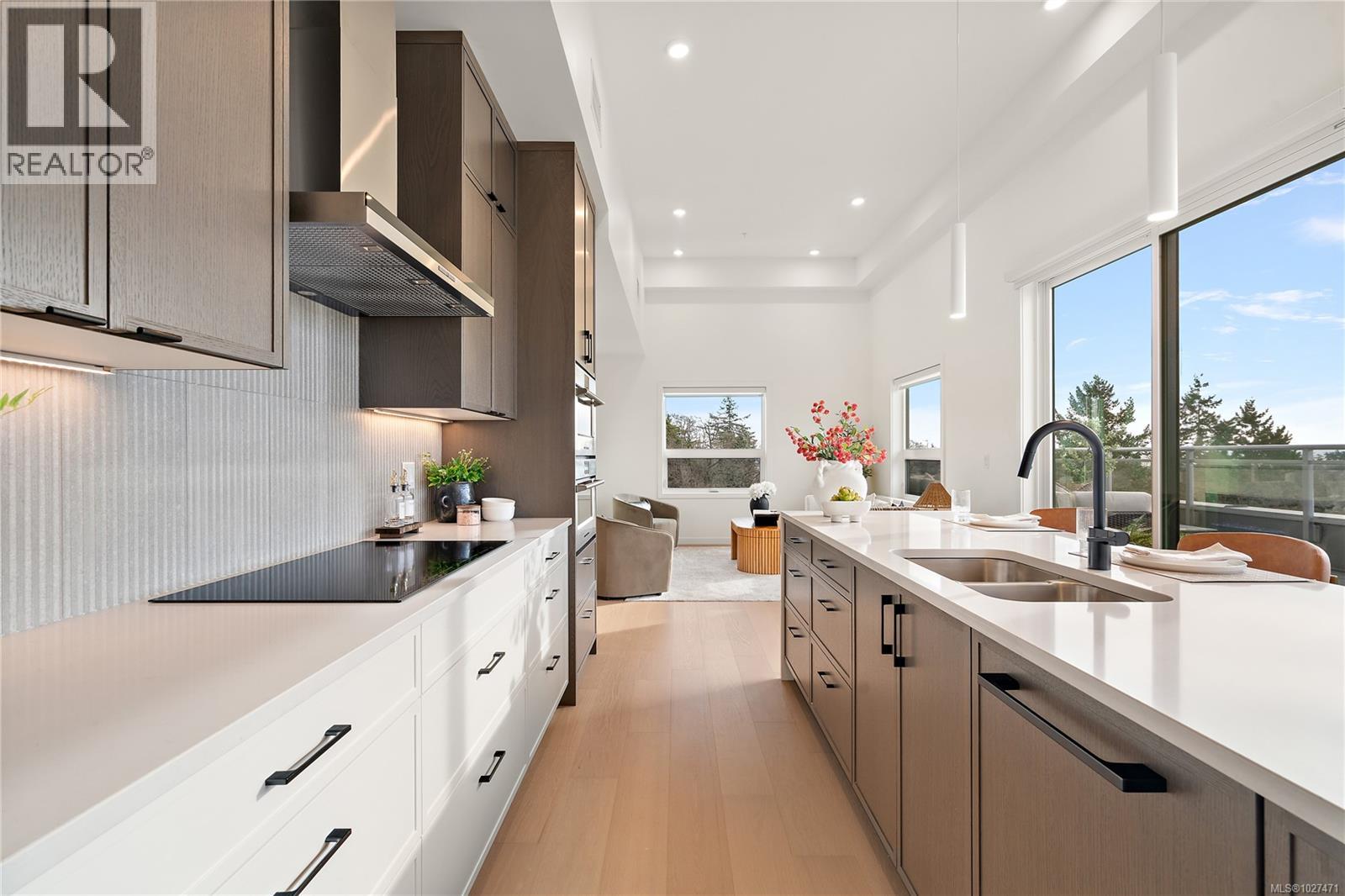 502 1102 Esquimalt Rd