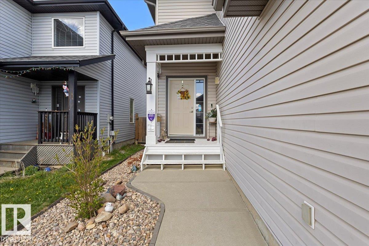 3356 25 Ave NW