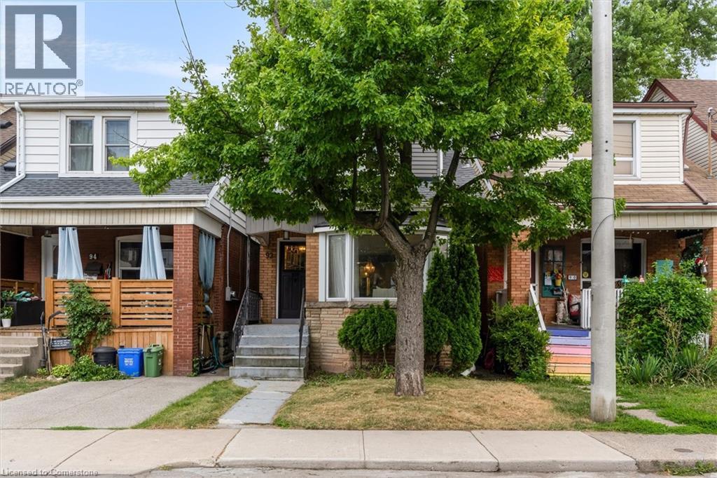 92 KENSINGTON Avenue N