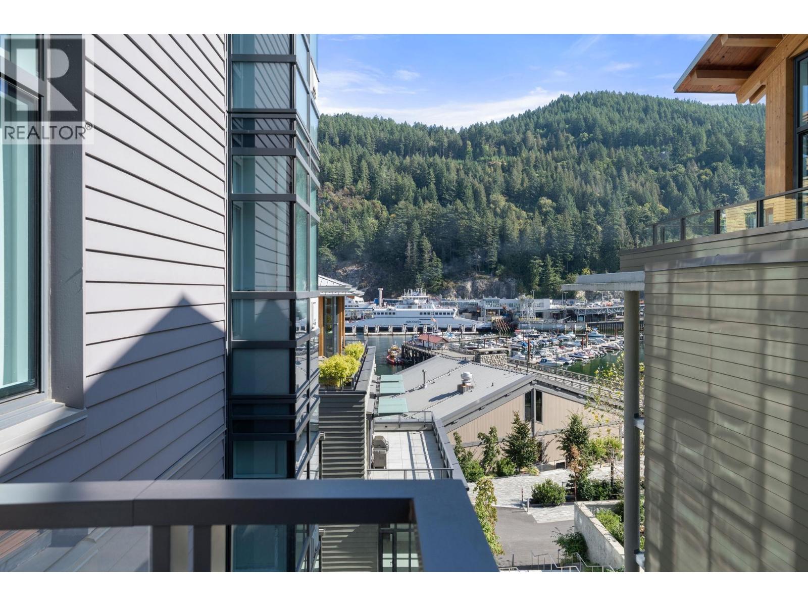 404 6699 NELSON AVENUE