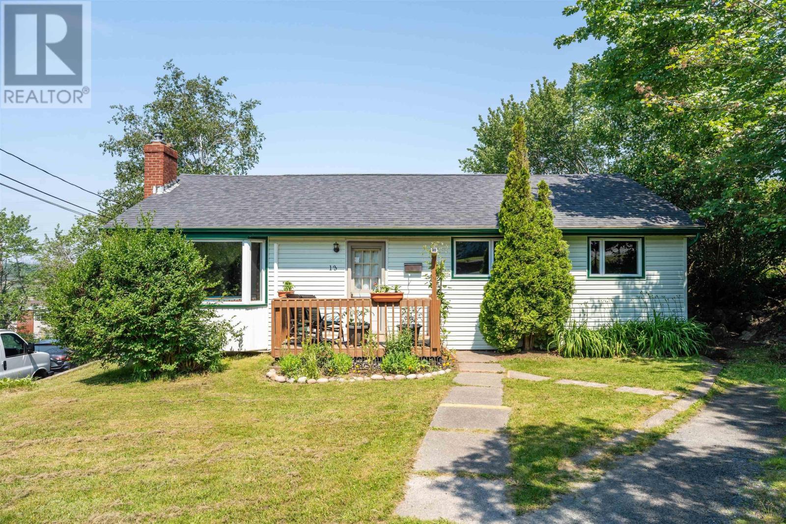 Photo 1 of 29 — 13 Fernhill Drive, Dartmouth, NS B3A4K1