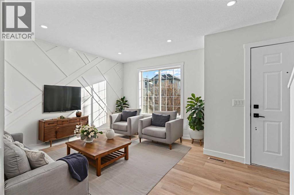 52 Martin Crossing Rise NE