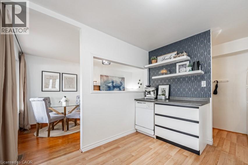 1089 MEREDITH Avenue