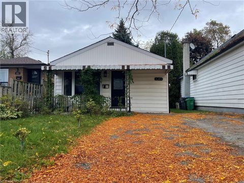 1089 MEREDITH Avenue Mississauga ON L5E2C8