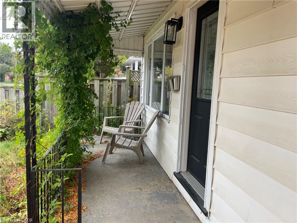 1089 MEREDITH Avenue