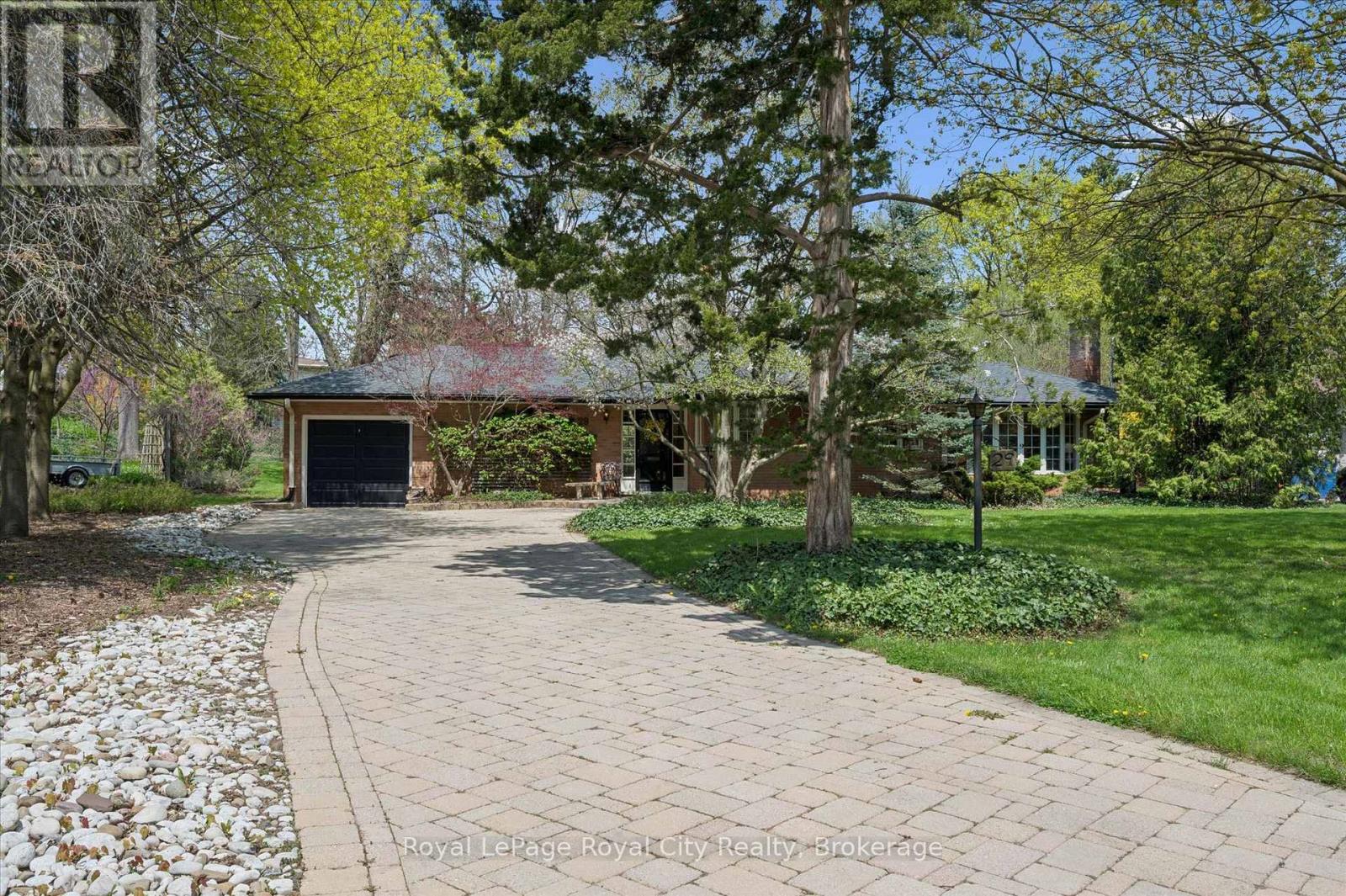 29 LYNWOOD PLACE