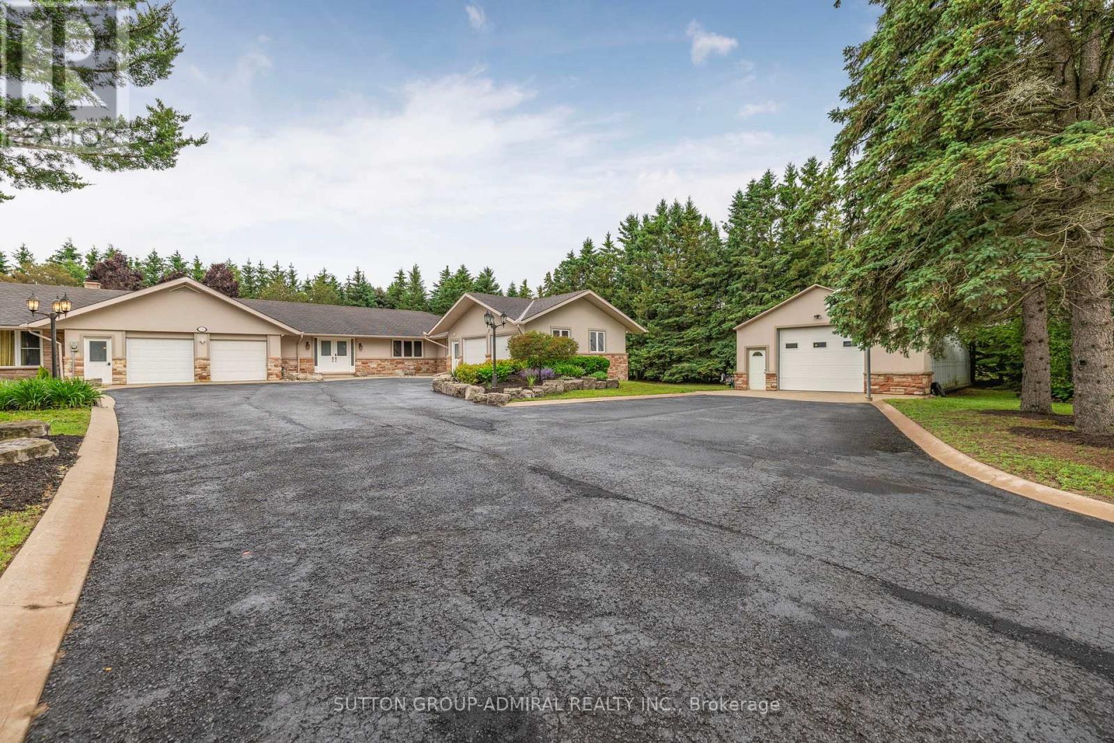 120 LAKE WOODS DRIVE
