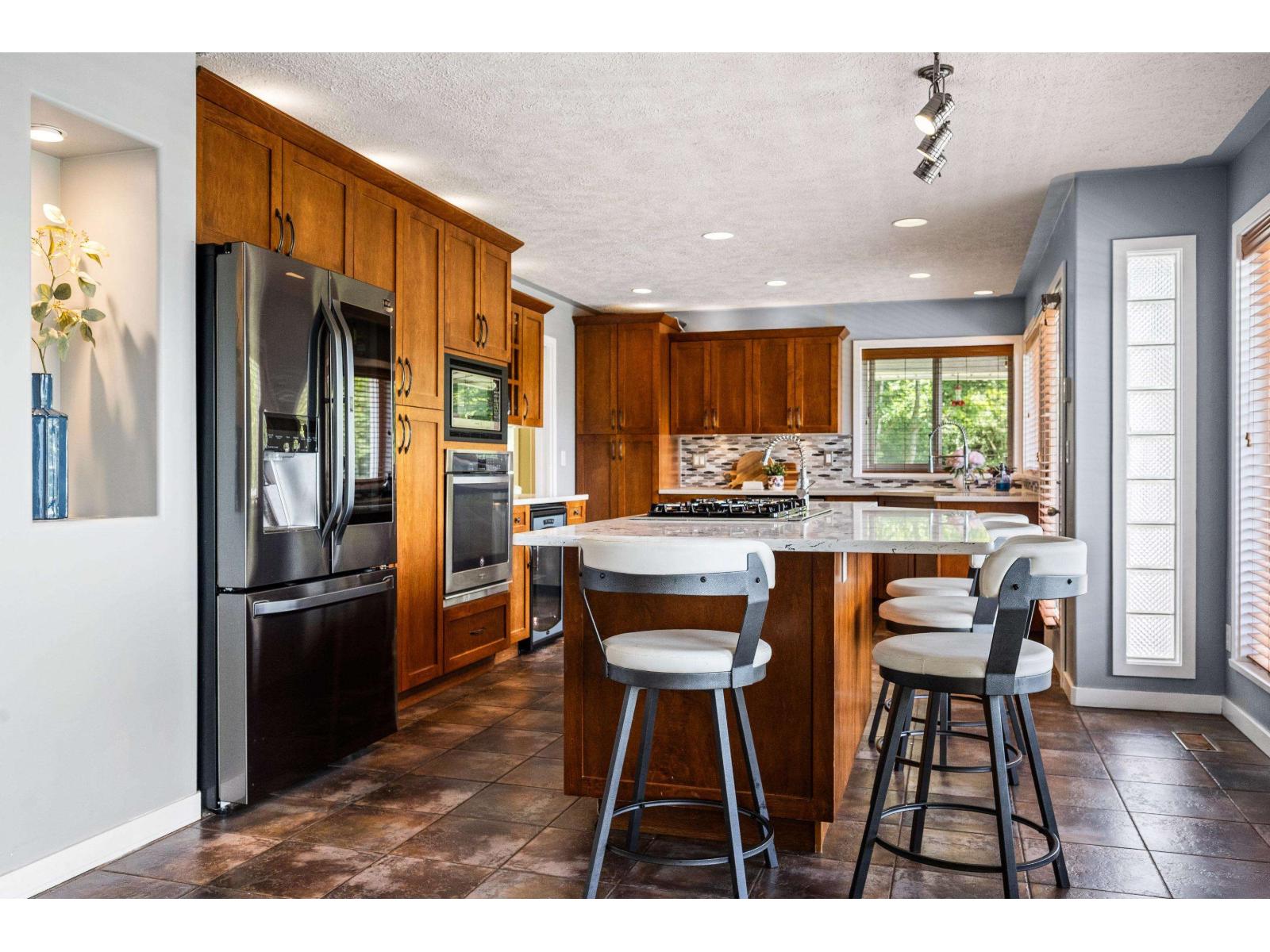 8439 GRAND VIEW DRIVE|Chilliwack Mountain