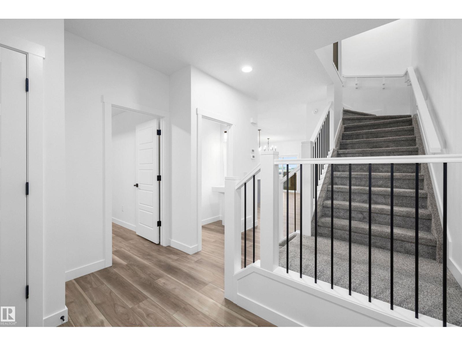 8532 183 AV NW