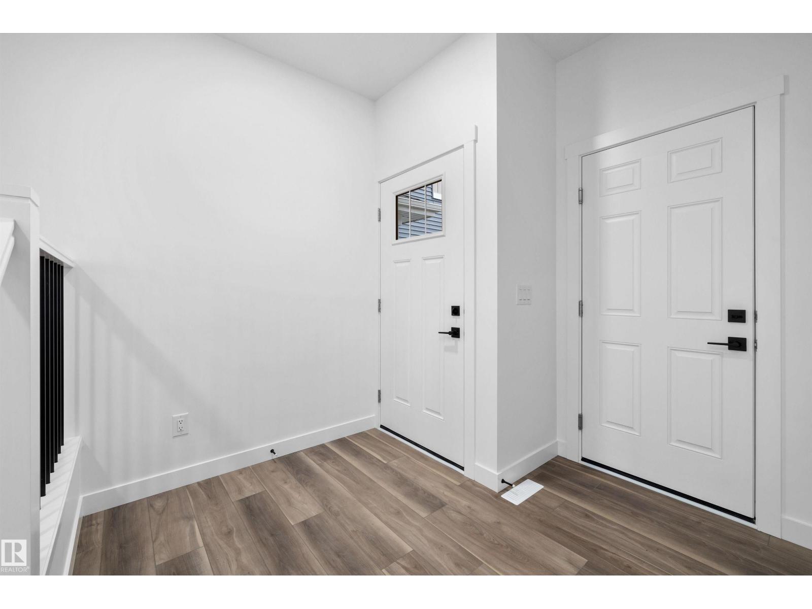 8532 183 AV NW
