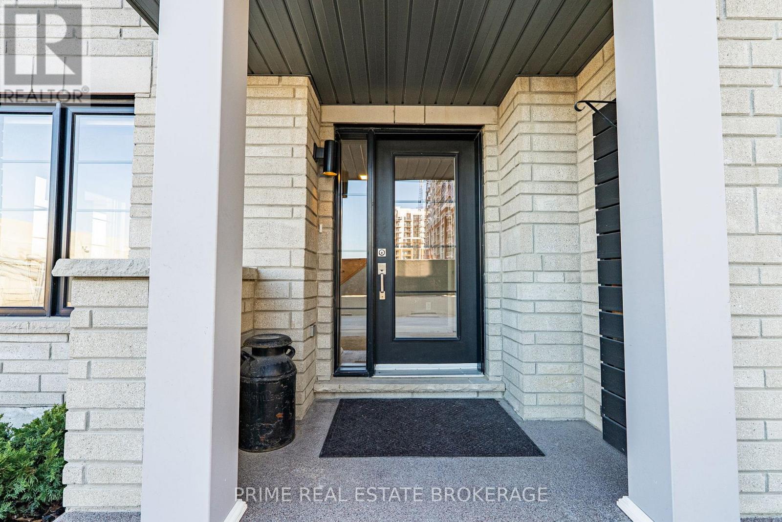 2 KING WILLIAM WAY