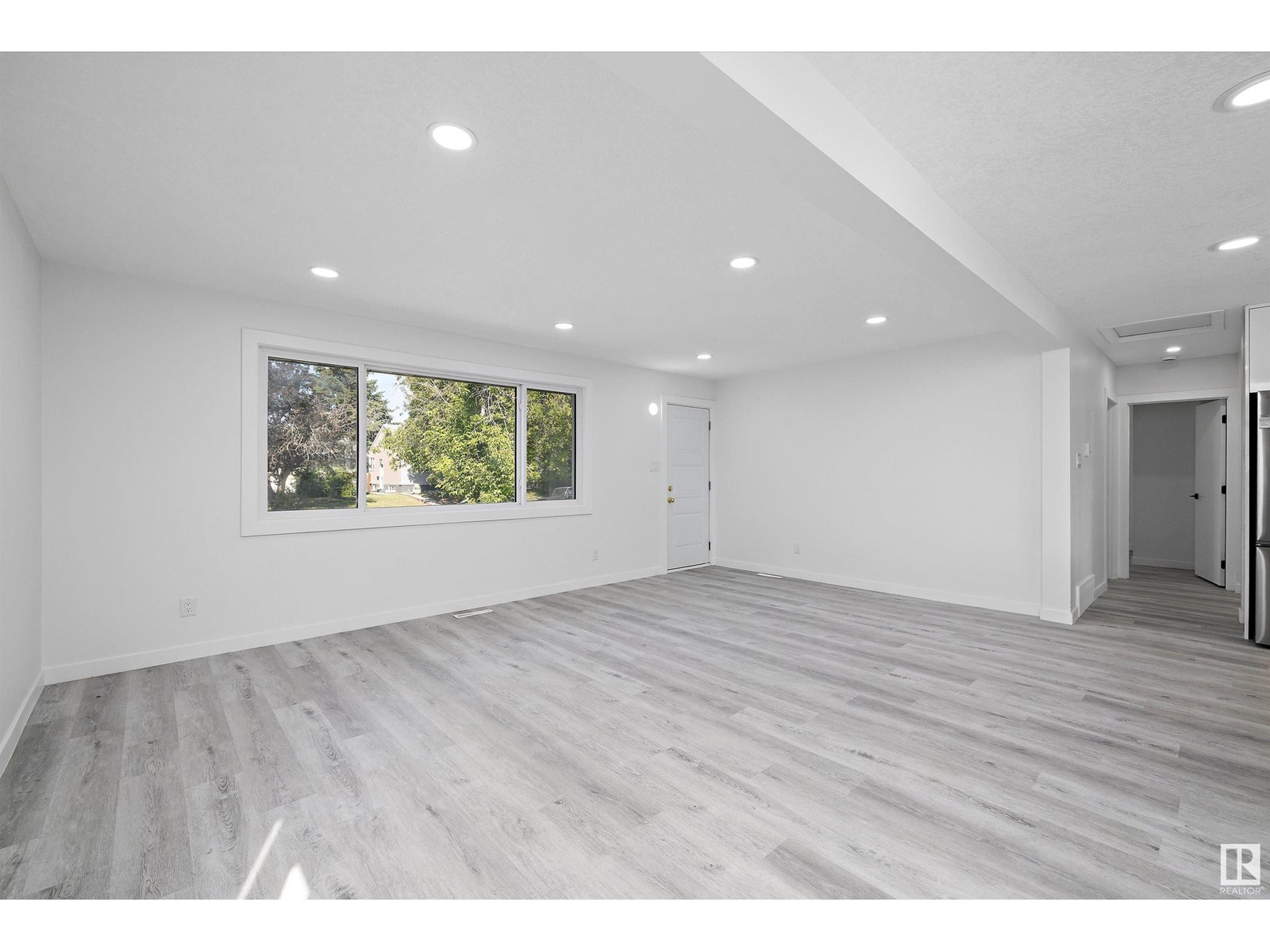 13603 137 ST NW