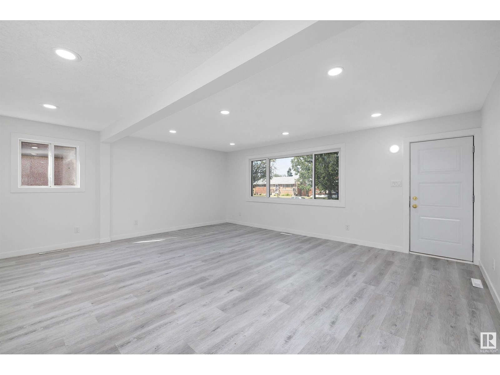 13603 137 ST NW