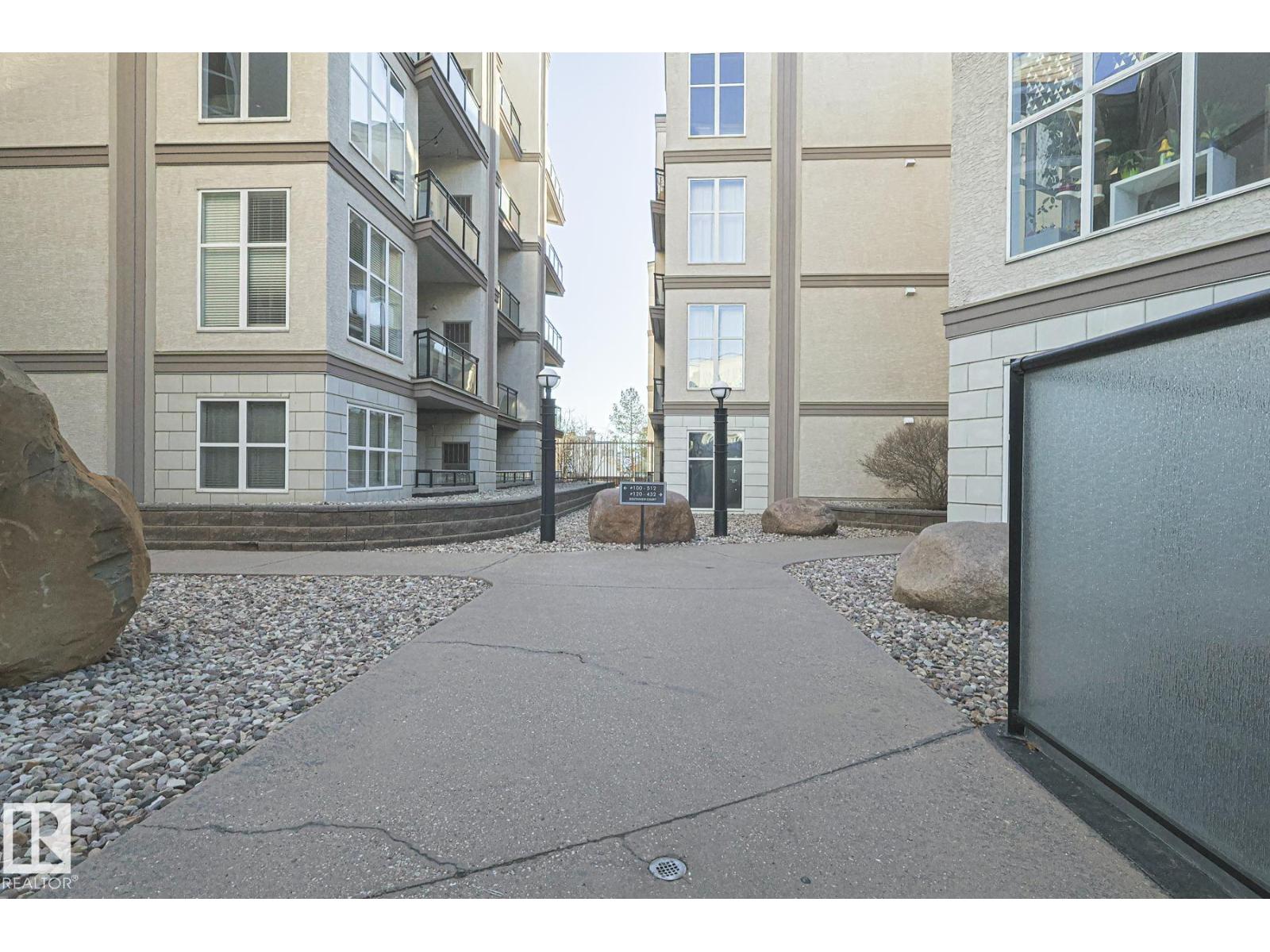 #100 4835 104A ST NW NW