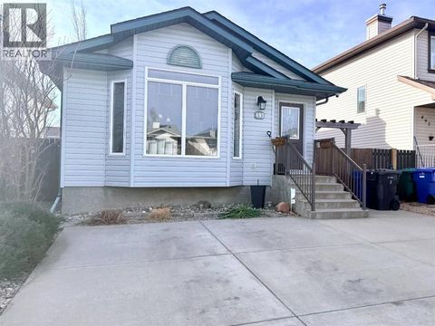 493 Squamish Lane W Lethbridge AB T1K7W7