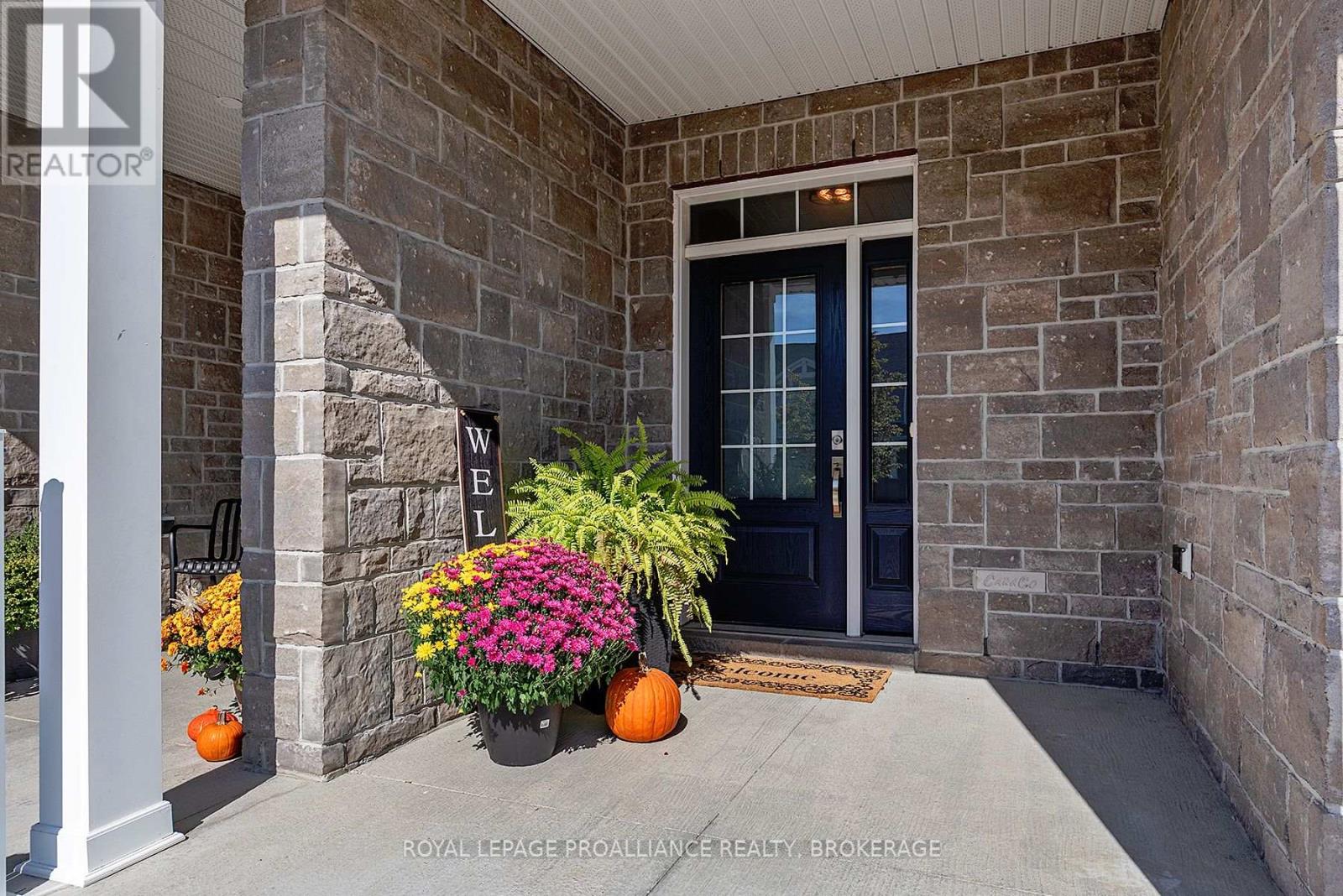 1550 DAVENPORT CRESCENT