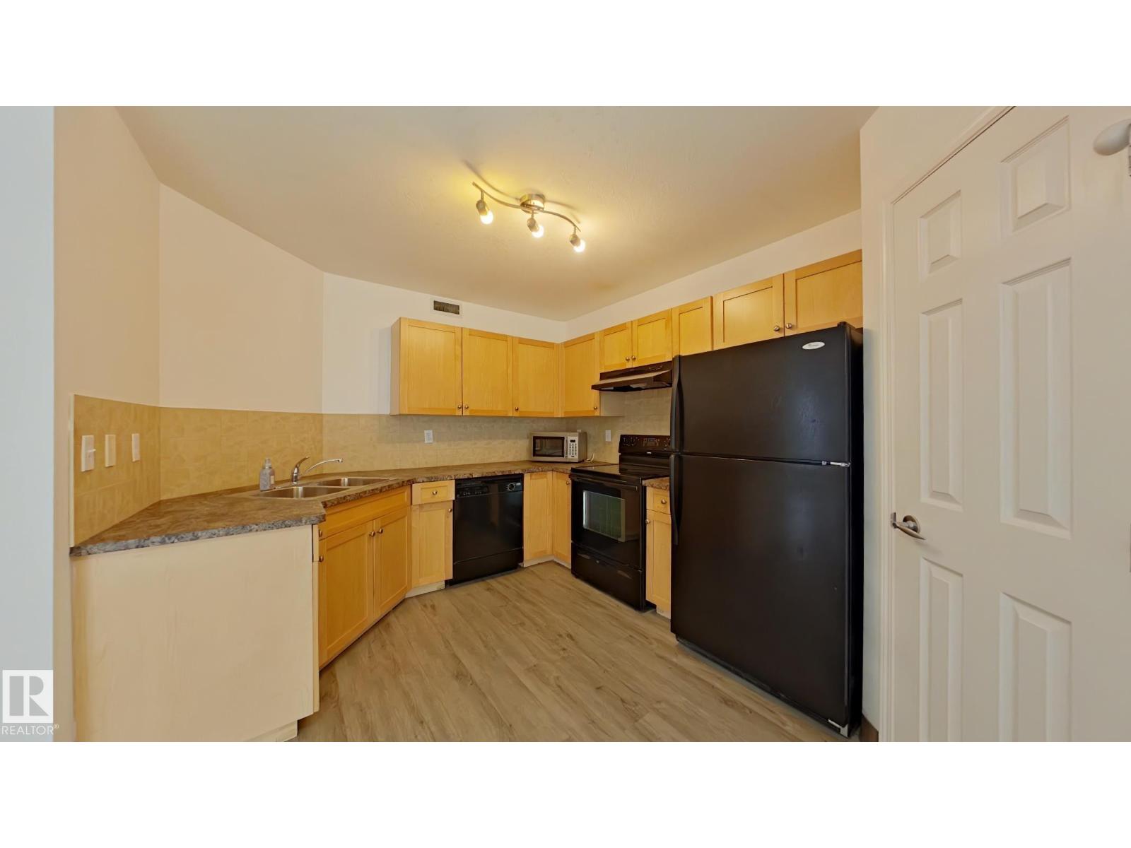 #67 150 EDWARDS DR SW