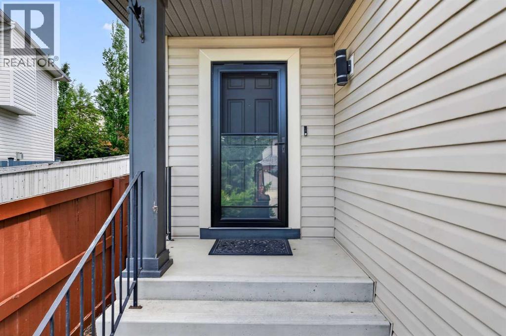 60 Tuscany Ridge Crescent NW