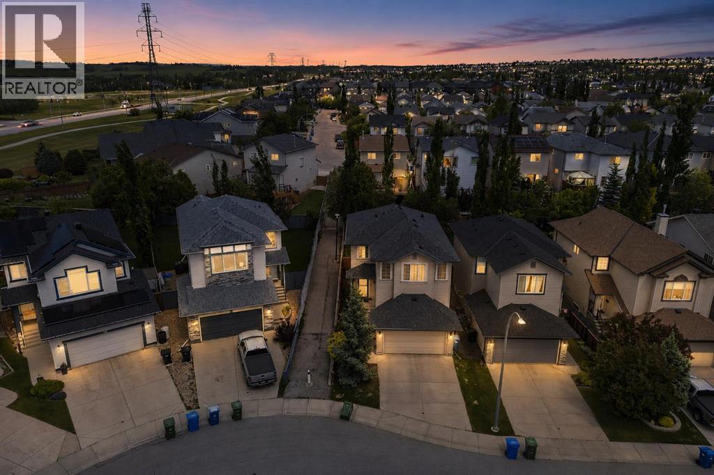 60 Tuscany Ridge Crescent NW