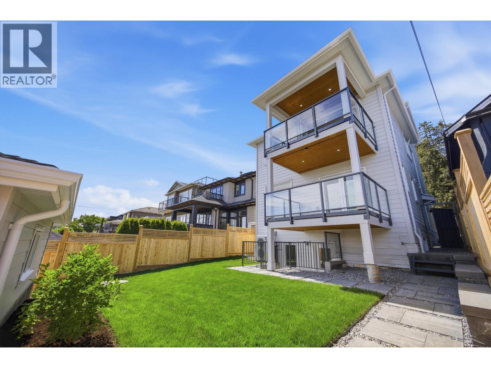 40 SEA AVENUE