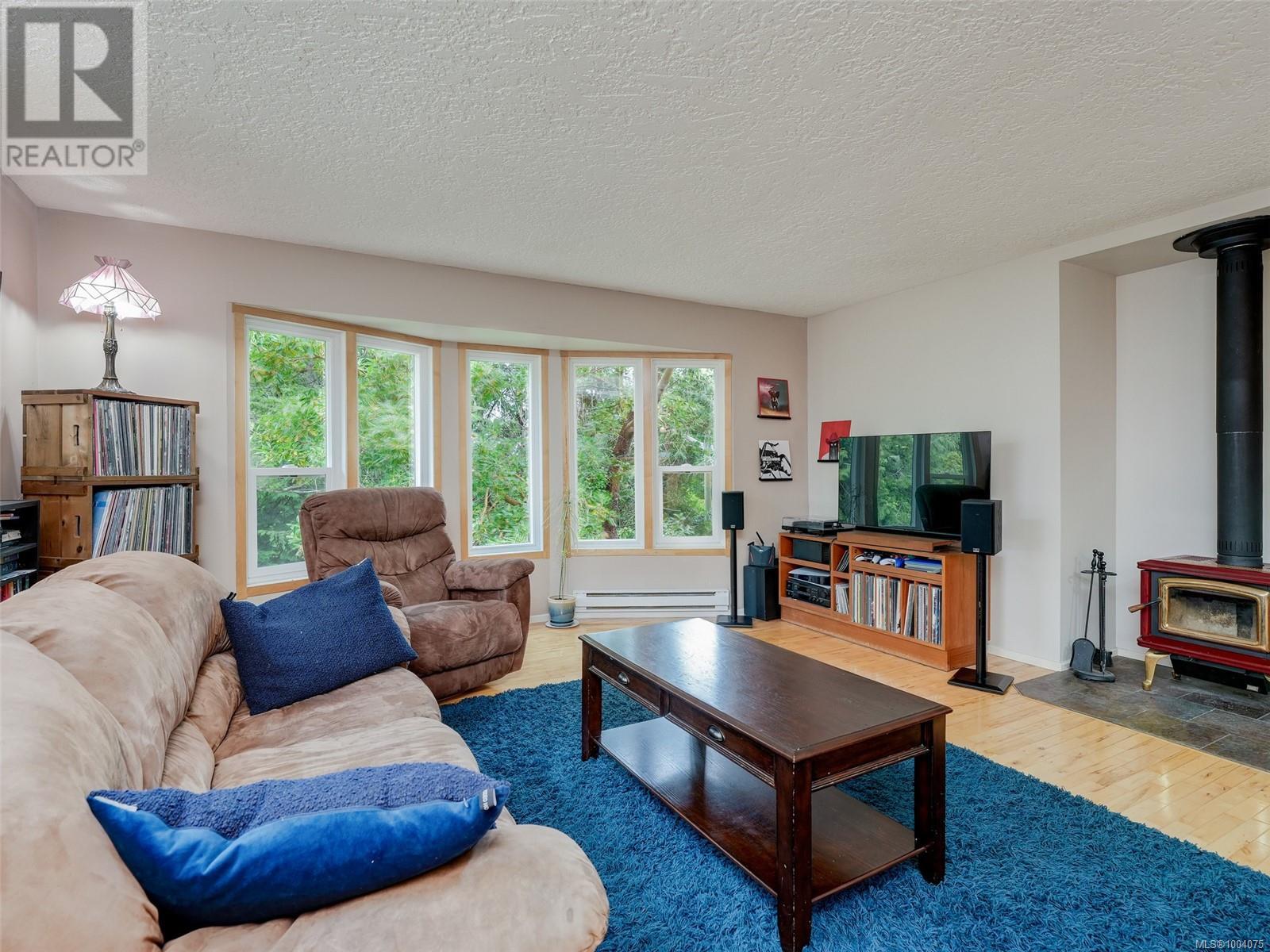 823 Cecil Blogg Dr