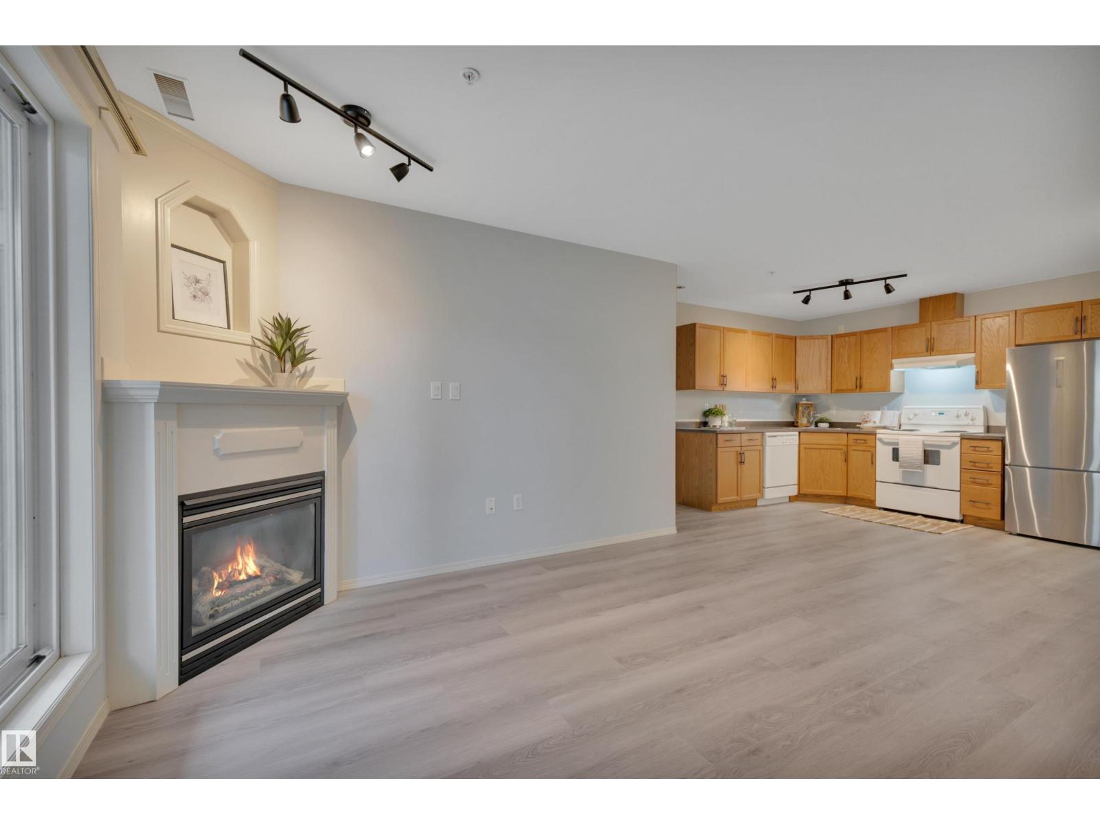 #103 279 SUDER GREENS DR NW