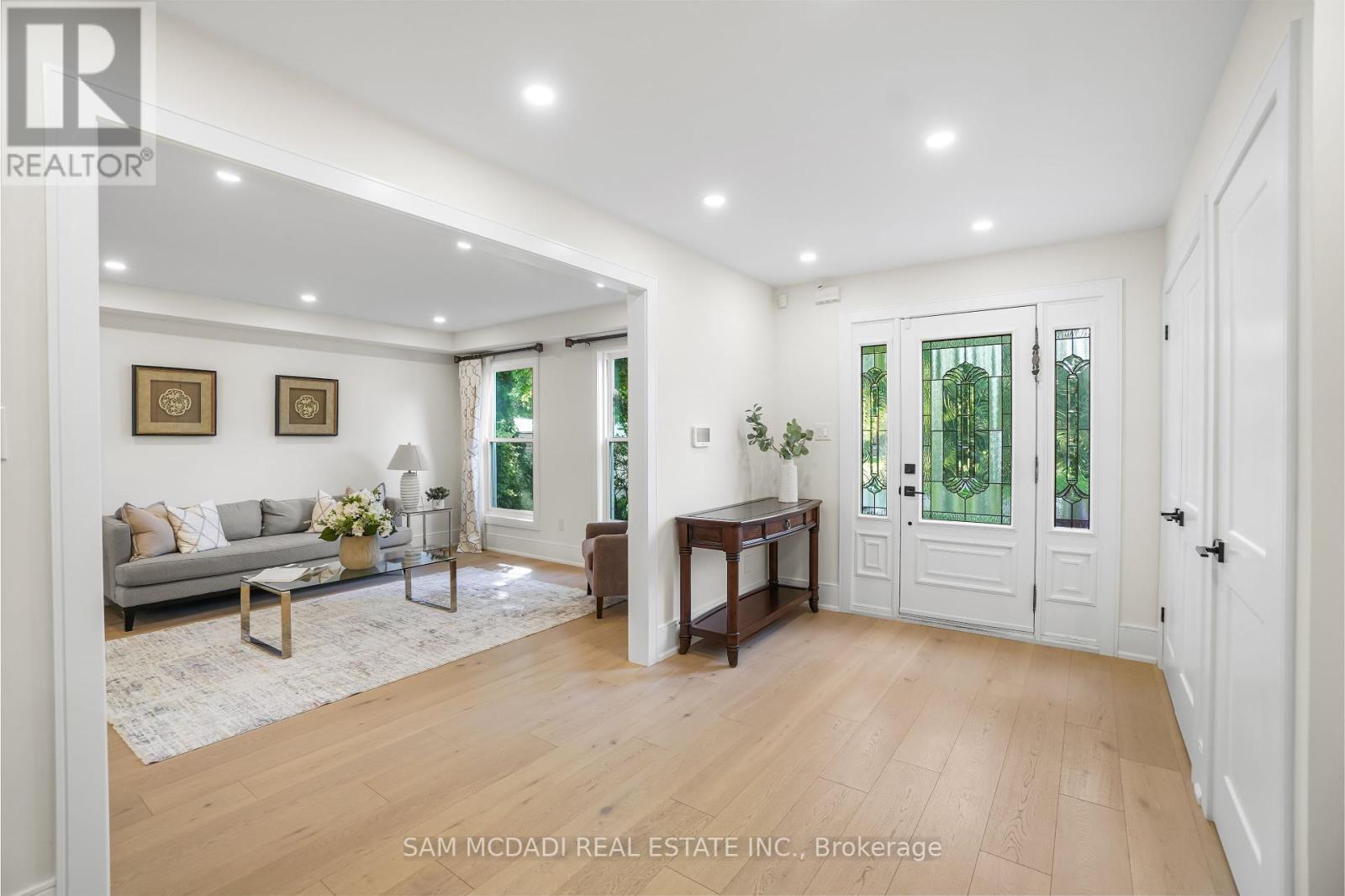 1882 SHERWOOD FORREST CIRCLE