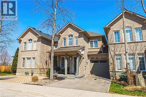 2259 SETON Crescent Burlington ON L7L6Y4