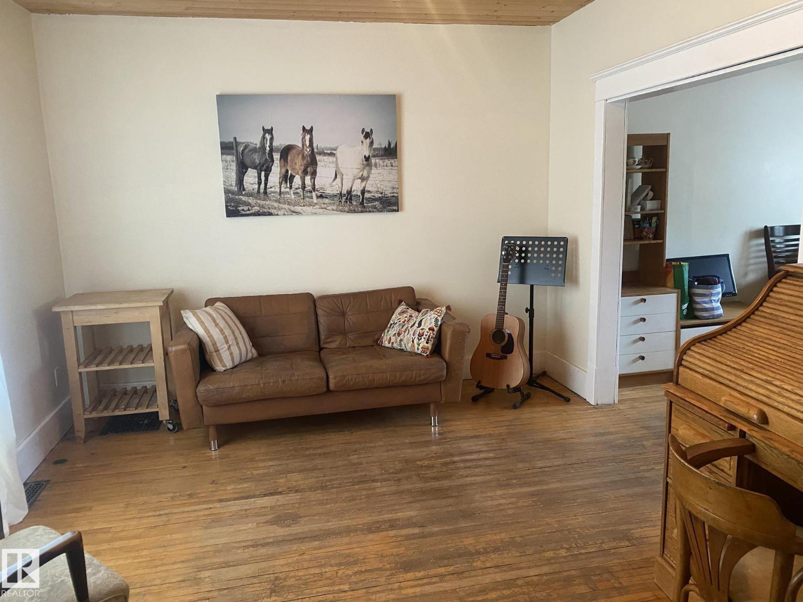 12811 121 ST NW