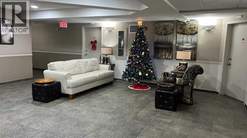 1208, 12 Cimarron Common