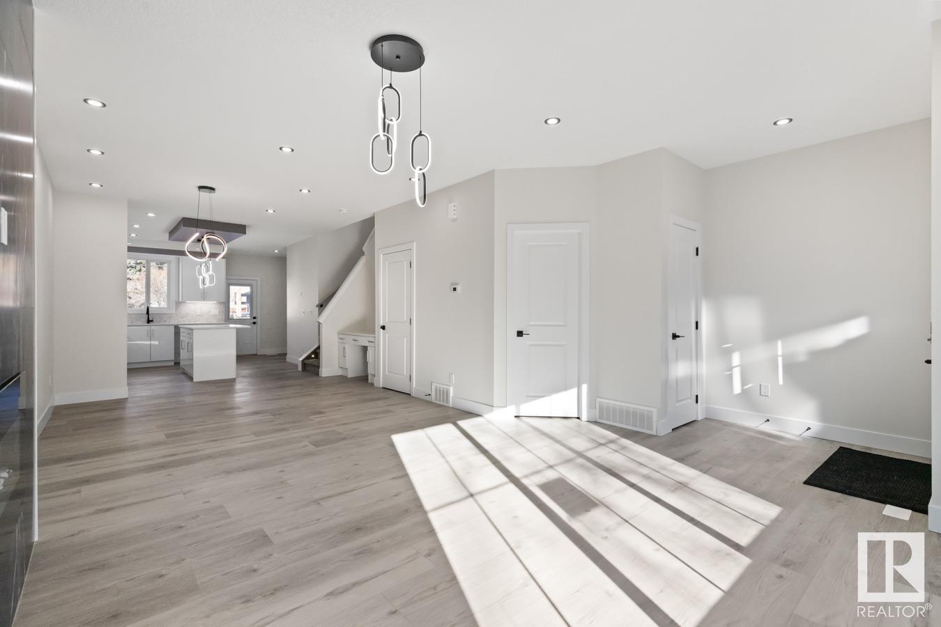 9332 89 ST NW