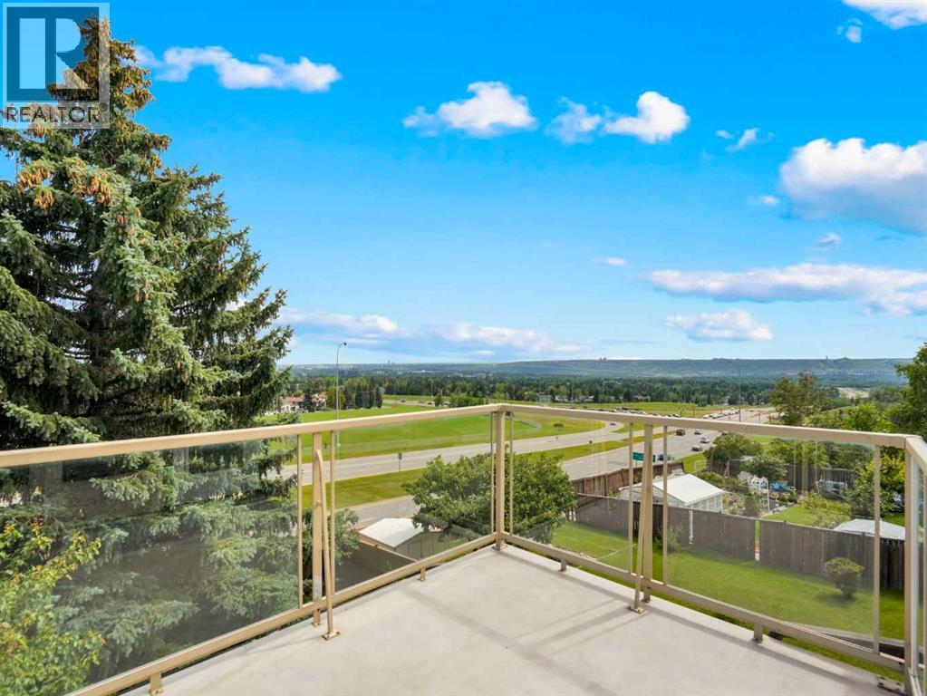 99 Hawkcliff Way NW