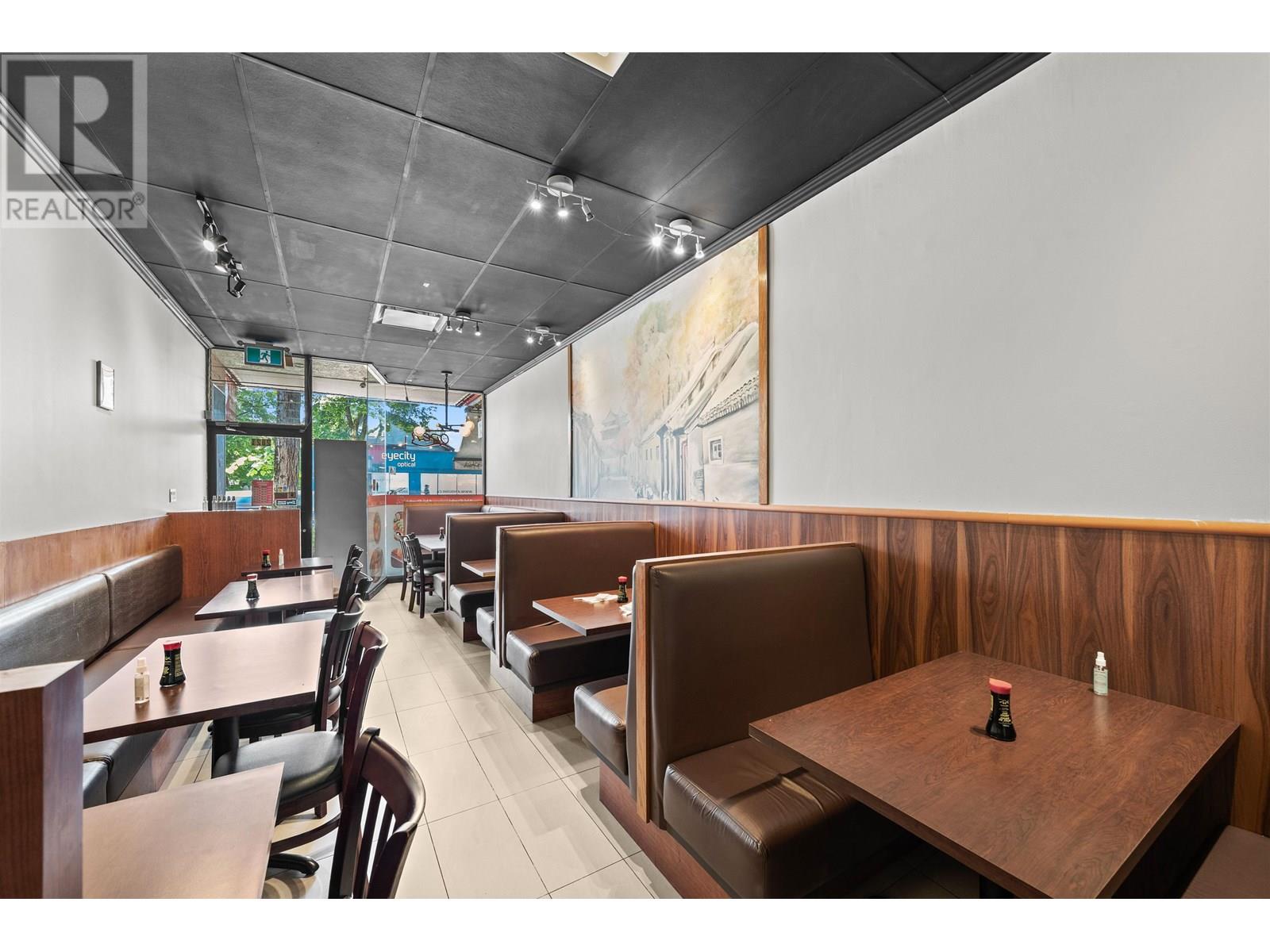 2821-2823-2825 W BROADWAY