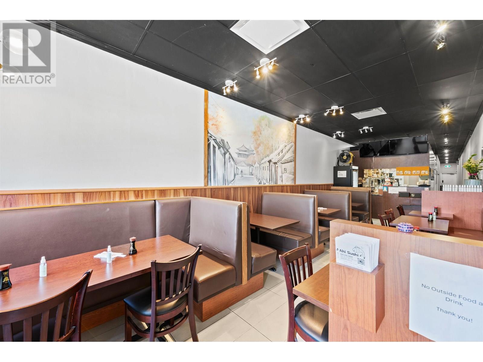 2821-2823-2825 W BROADWAY