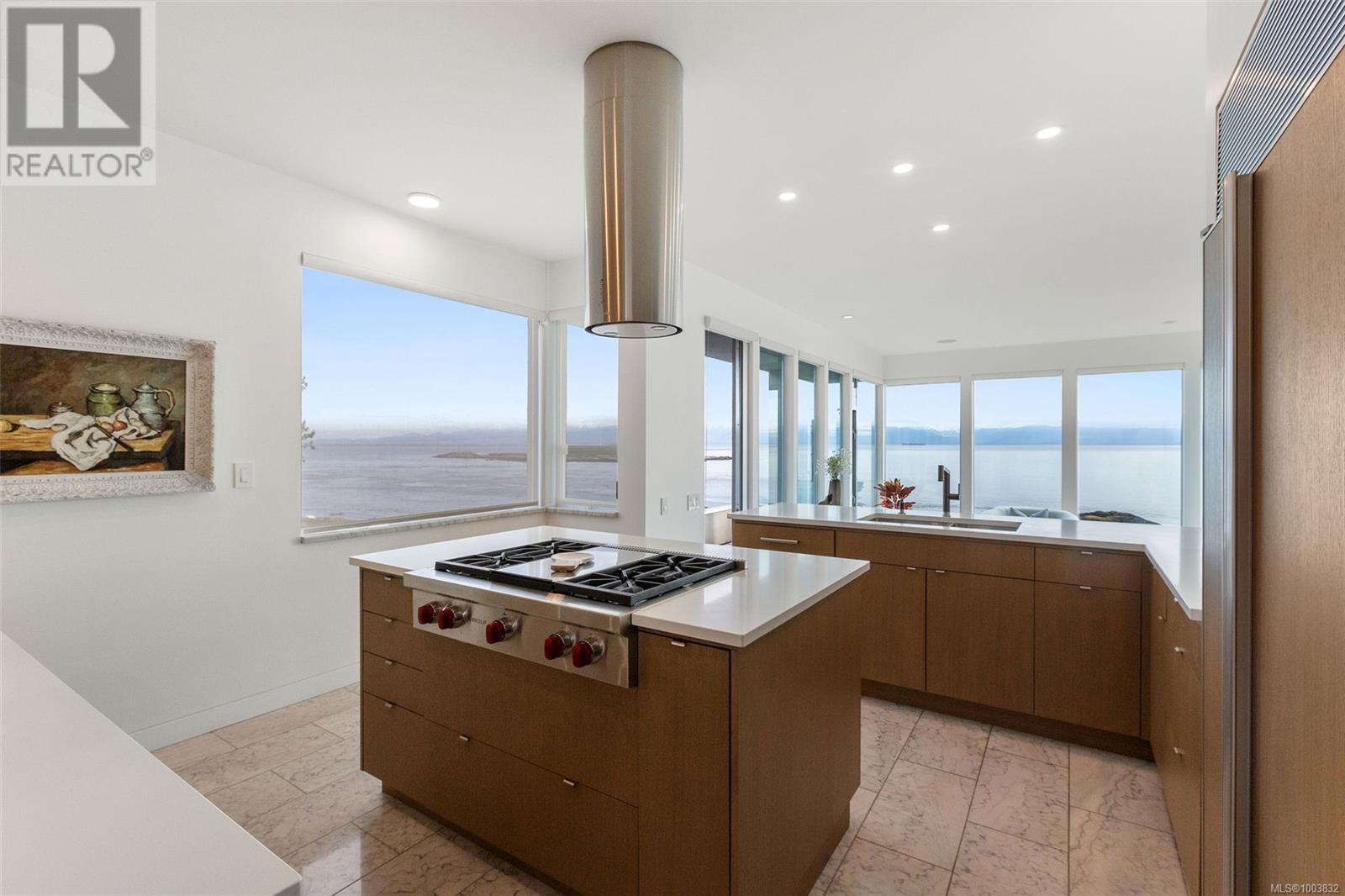 572 Beach Dr