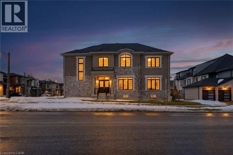 132 SETTLERS Road E Oakville ON L6H0Y3